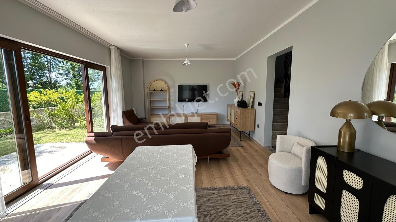 Şile Geredelide Havuzlu Butik Site İçerisinde Satılık Villa — fotoğraf 5