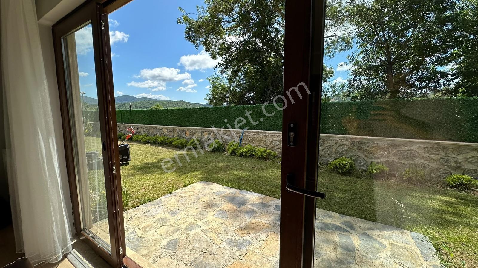 Şile Geredelide Havuzlu Butik Site İçerisinde Satılık Villa — fotoğraf 9