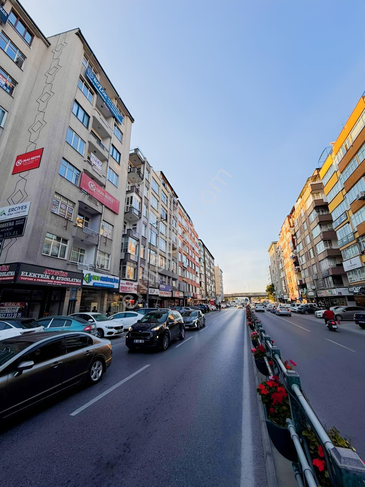 Fetanet Emlaktan İstasyon Caddesinde Yapılı 4+1 Odalı — fotoğraf 16