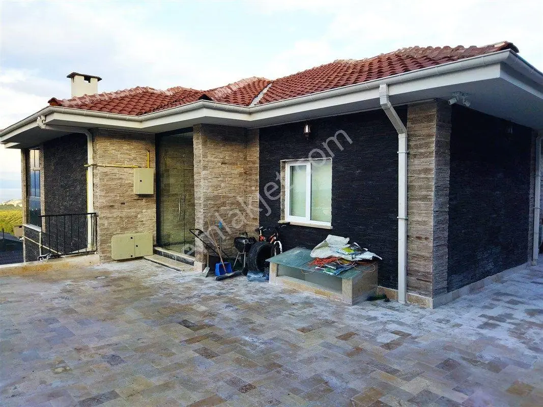 Mudanya Bademli'De 620 M2 Bahçeli Deniz Manzaralı Satılık Villa