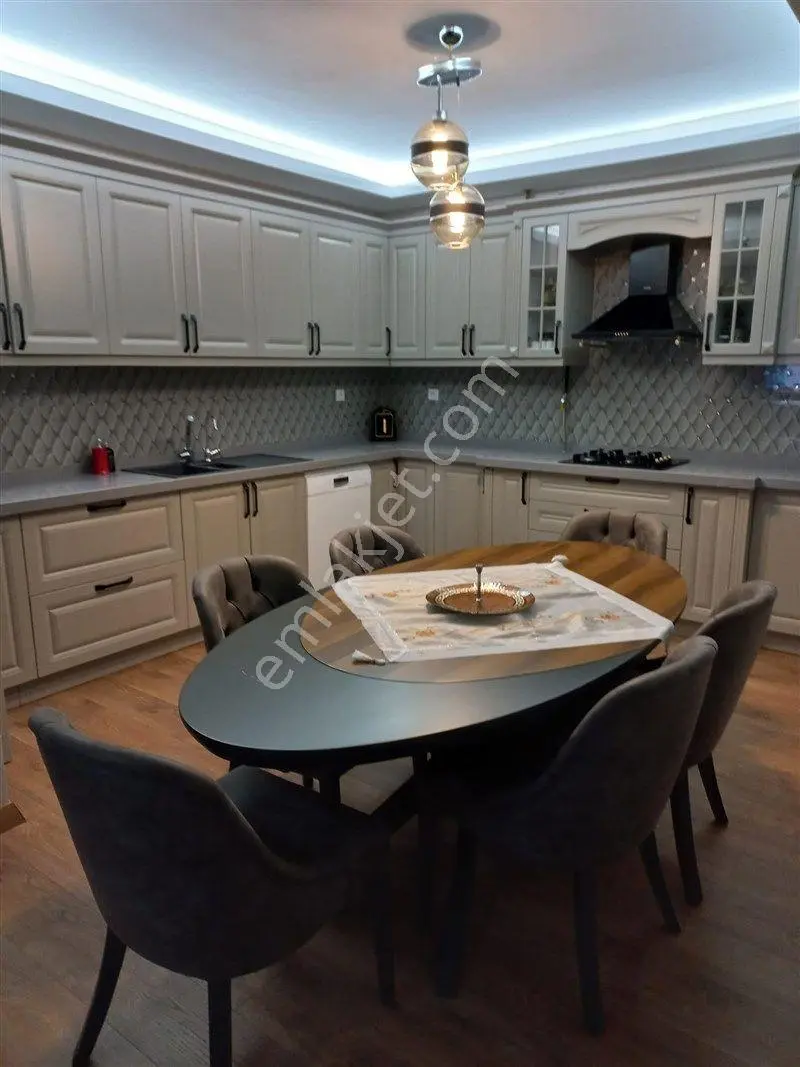 Mudanya Bademli'de 620 M2 Bahçeli Deniz Manzaralı Satılık Villa — fotoğraf 2