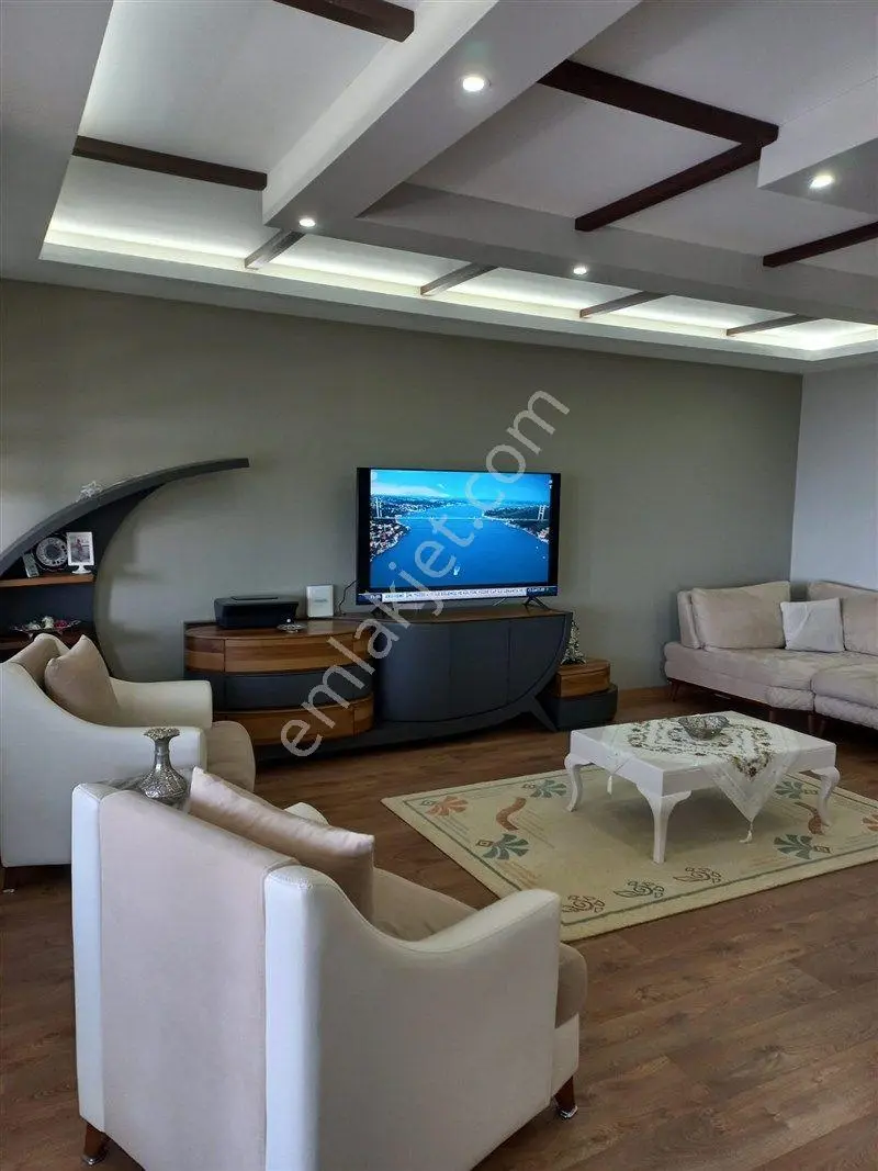 Mudanya Bademli'de 620 M2 Bahçeli Deniz Manzaralı Satılık Villa — fotoğraf 3
