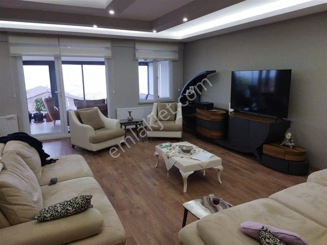 Mudanya Bademli'de 620 M2 Bahçeli Deniz Manzaralı Satılık Villa — fotoğraf 13