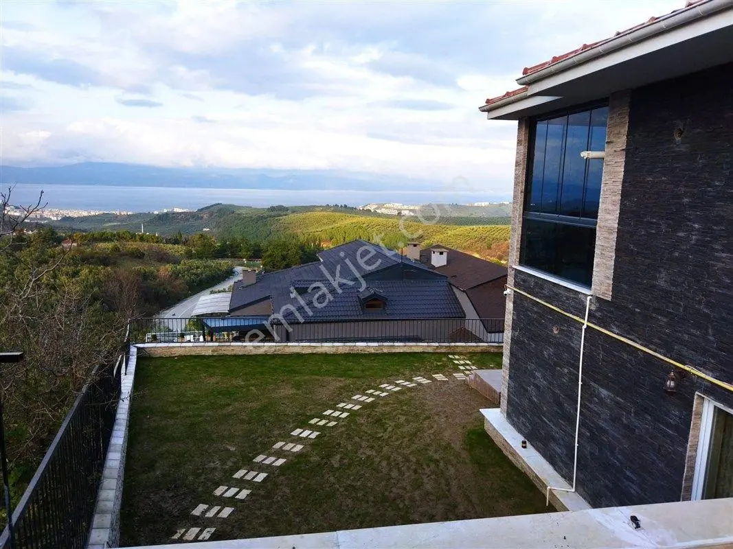Mudanya Bademli'de 620 M2 Bahçeli Deniz Manzaralı Satılık Villa — fotoğraf 14