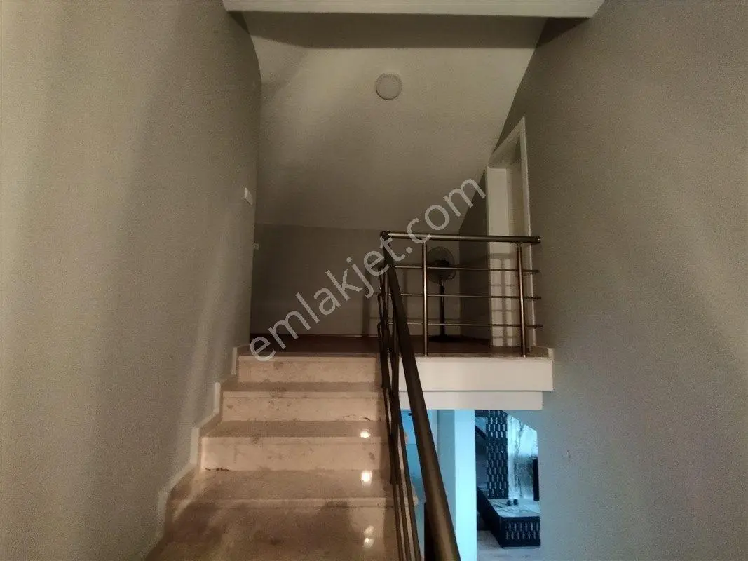 Mudanya Bademli'de 620 M2 Bahçeli Deniz Manzaralı Satılık Villa — fotoğraf 24