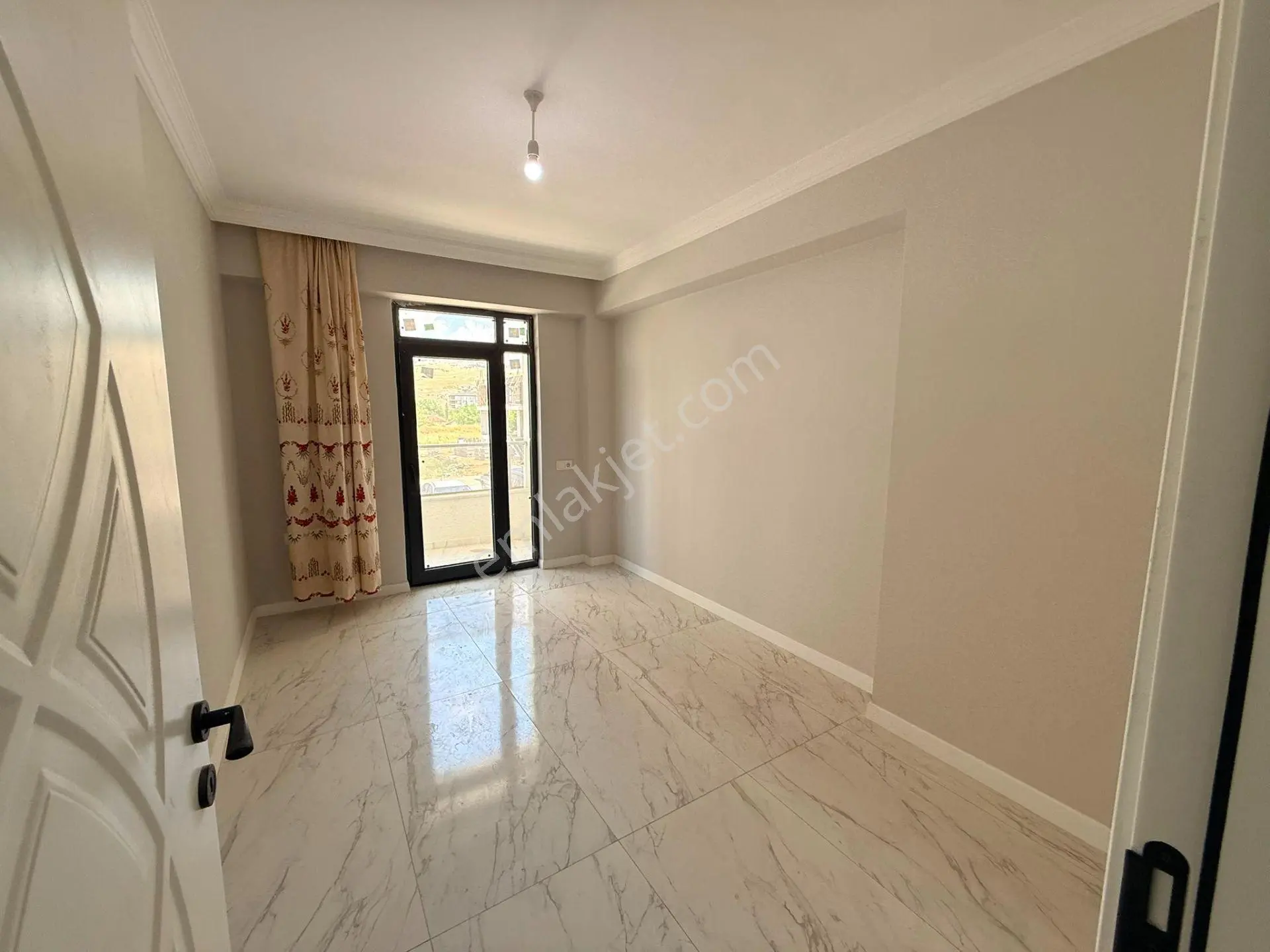 İncirli Mahallesinde Eğilmezler İnşaattan Satılık Sıfır 3+1 Lüks Daire — fotoğraf 3