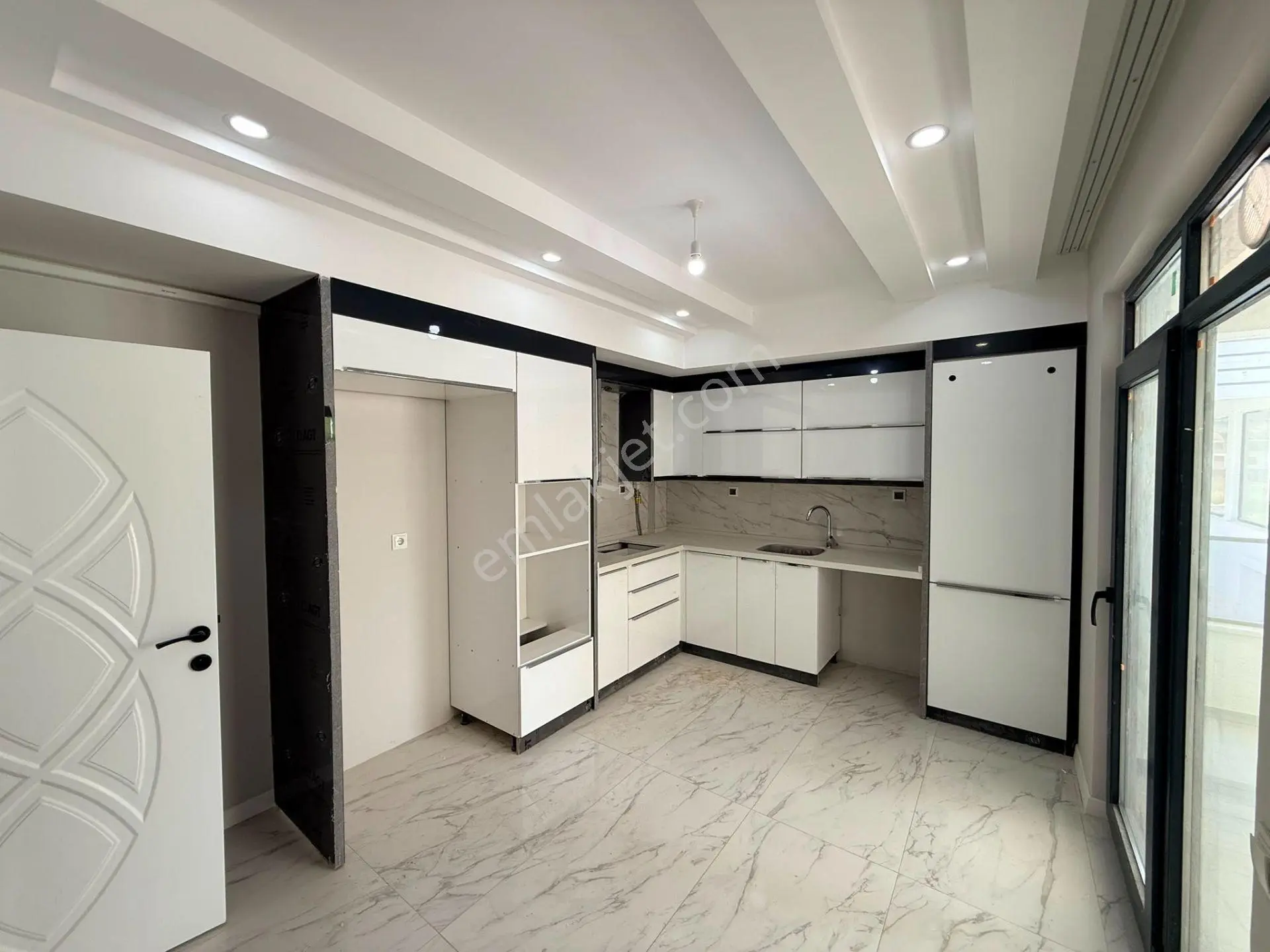 İncirli Mahallesinde Eğilmezler İnşaattan Satılık Sıfır 3+1 Lüks Daire — fotoğraf 14