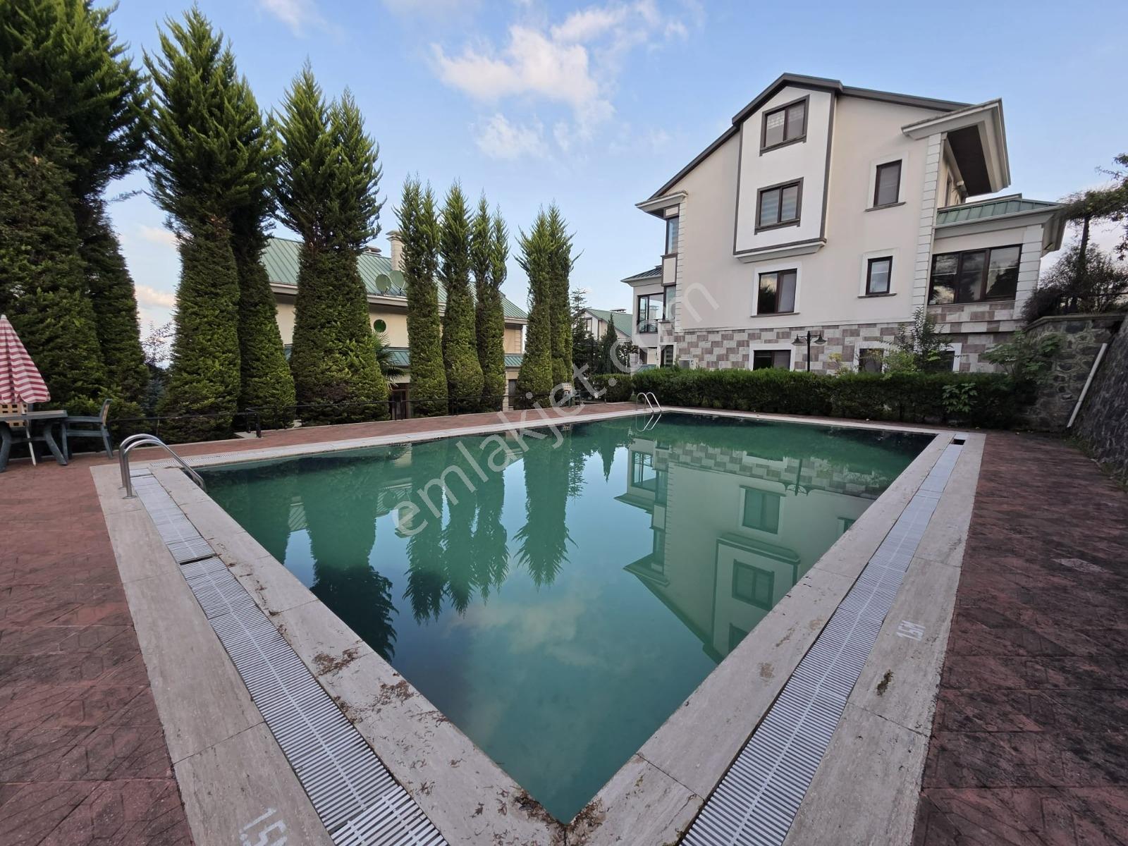 Trabzon Yalıncak Park Evleri 2 Sitesinde Fourleks 5+2 Villa