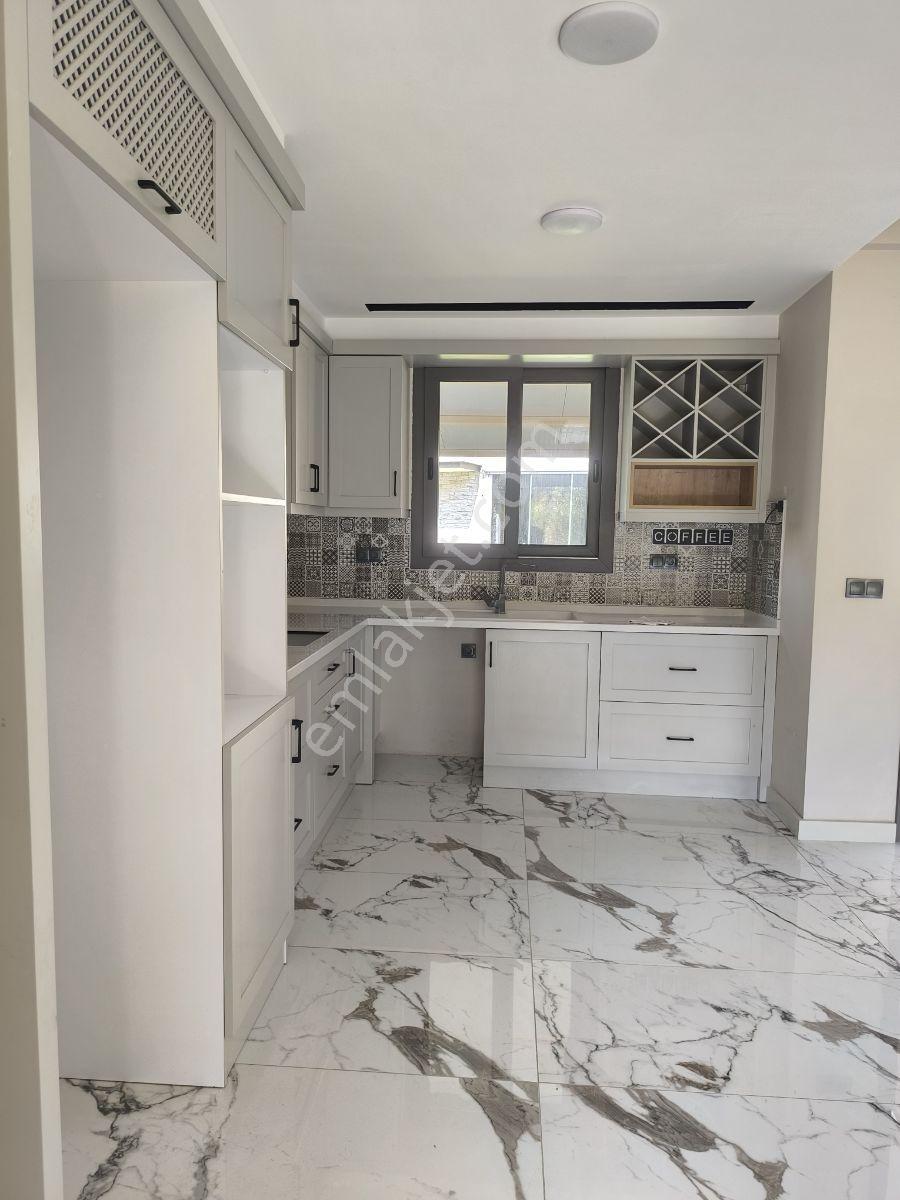 Hsn Emlaktan Guzelcamda Satılık Geniş Villa — fotoğraf 6