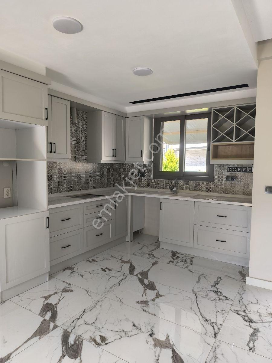 Hsn Emlaktan Guzelcamda Satılık Geniş Villa — fotoğraf 7