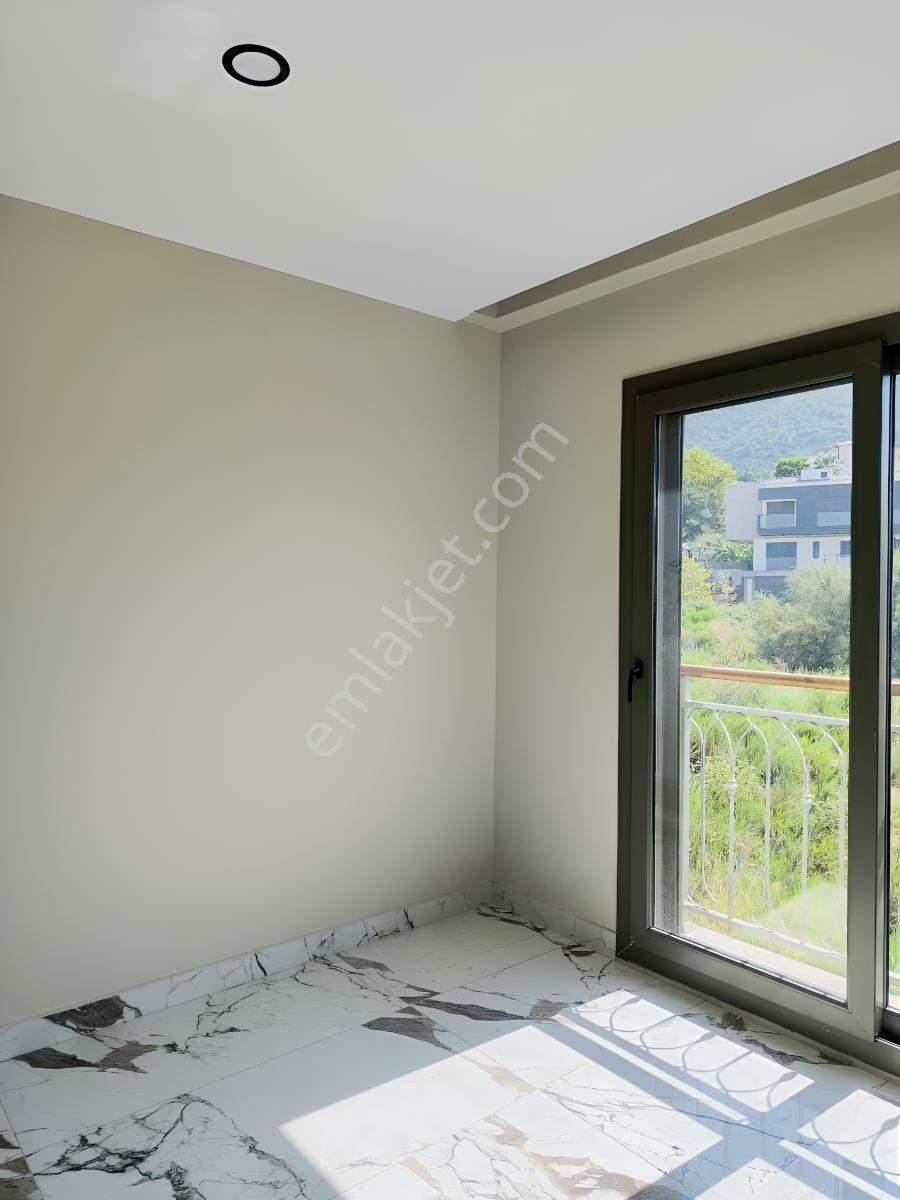 Hsn Emlaktan Guzelcamda Satılık Geniş Villa — fotoğraf 11