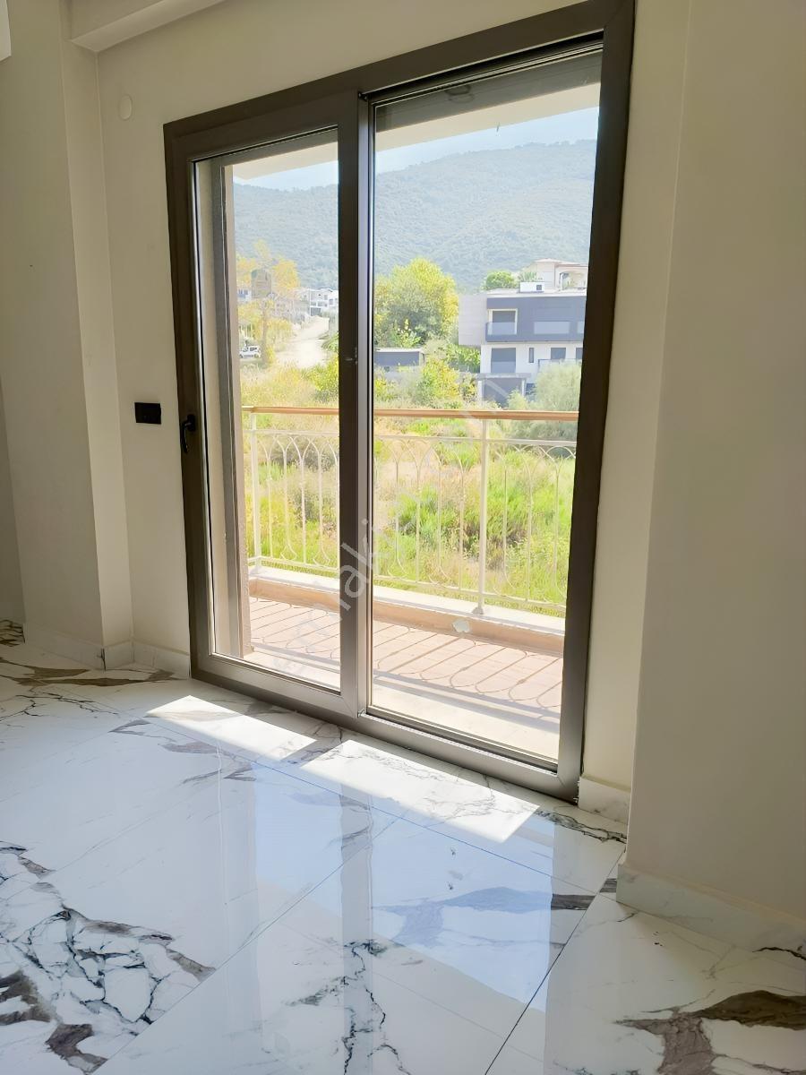 Hsn Emlaktan Guzelcamda Satılık Geniş Villa — fotoğraf 14