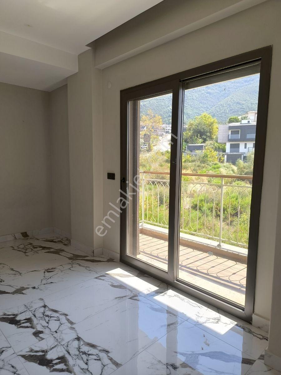 Hsn Emlaktan Guzelcamda Satılık Geniş Villa — fotoğraf 15