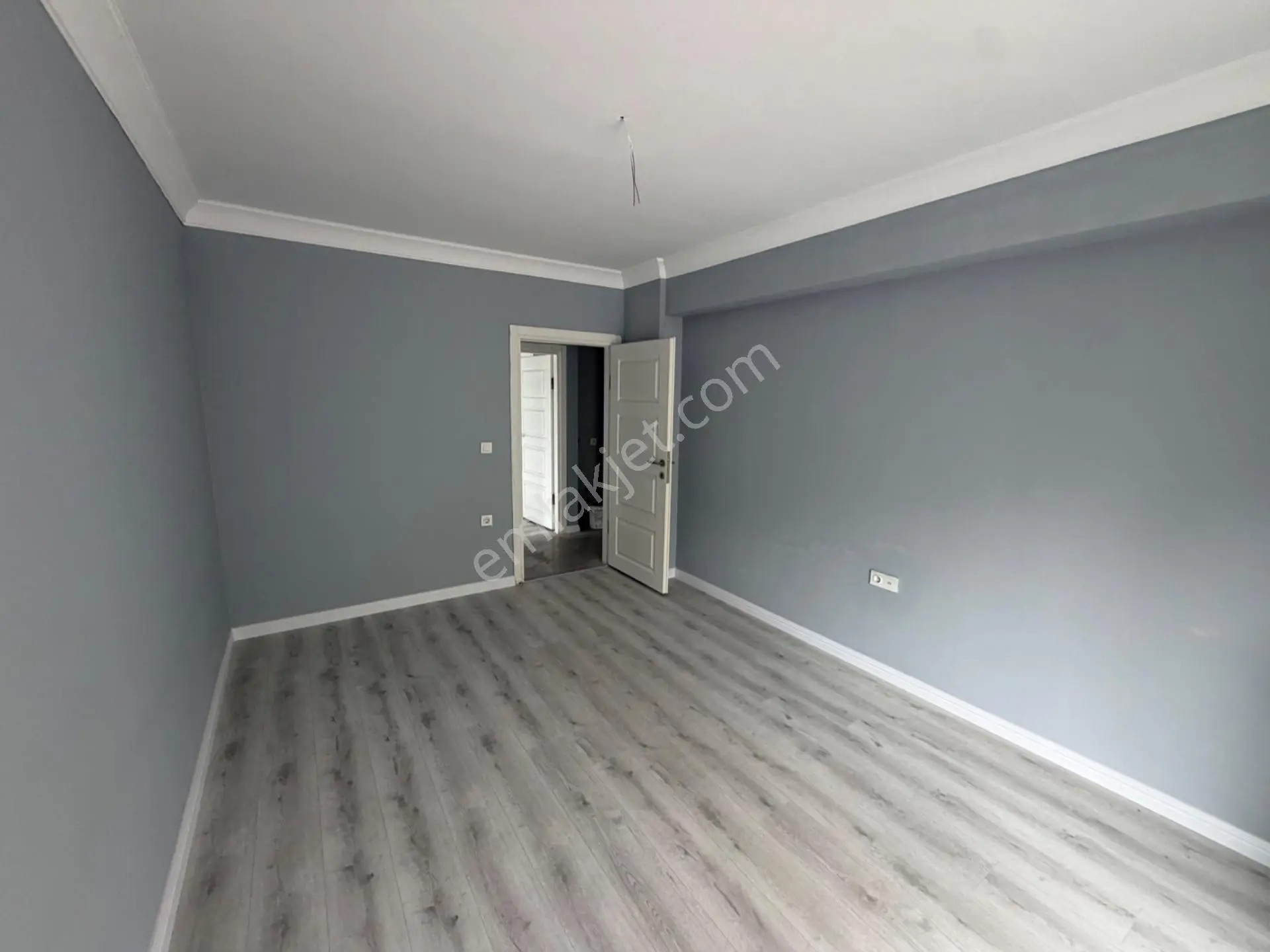 İlkadım Çatalarmut’ta Satılık İçi Yapılı Marafsız 3+1 Daire — fotoğraf 5