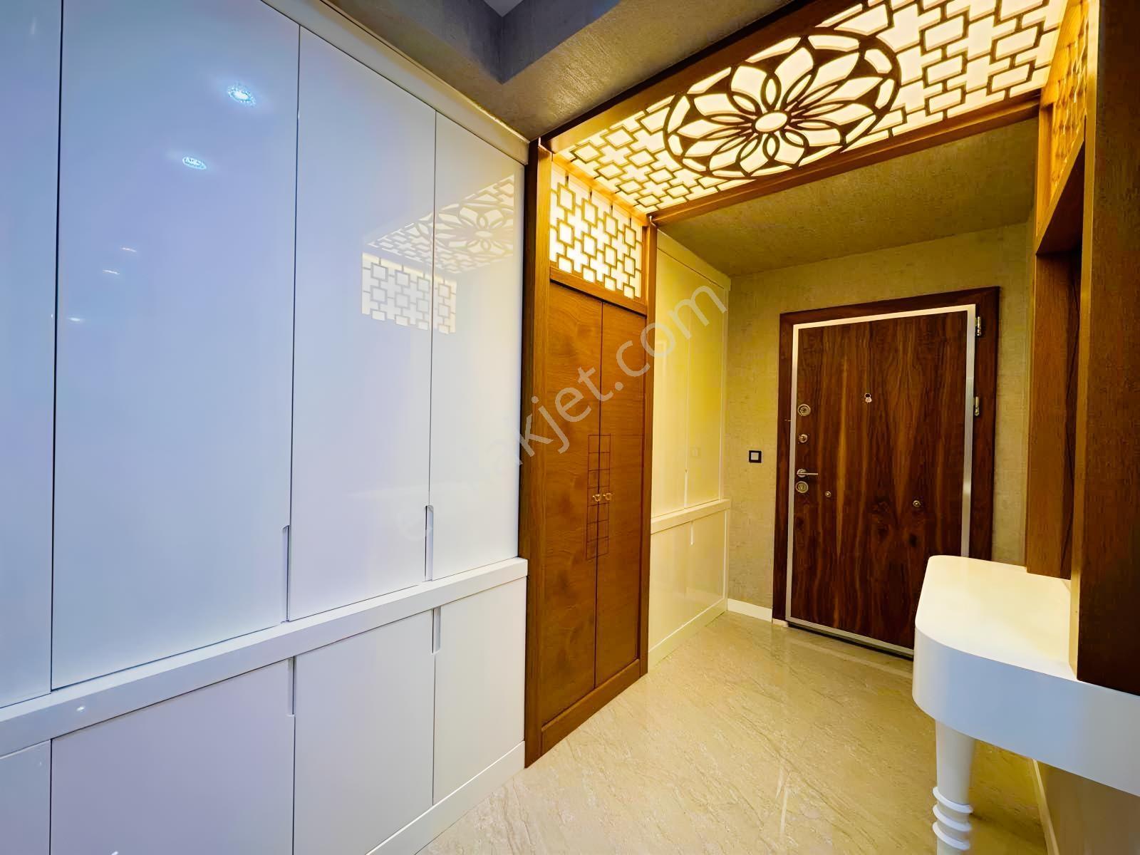 Yenişafakta Satılık 3+1 140 Lüks Daire — fotoğraf 8