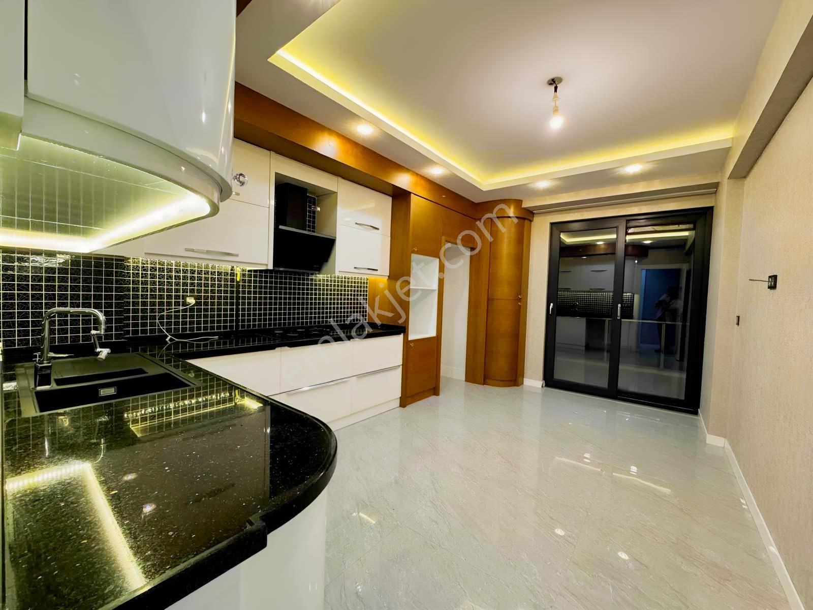 Yenişafakta Satılık 3+1 140 Lüks Daire — fotoğraf 9