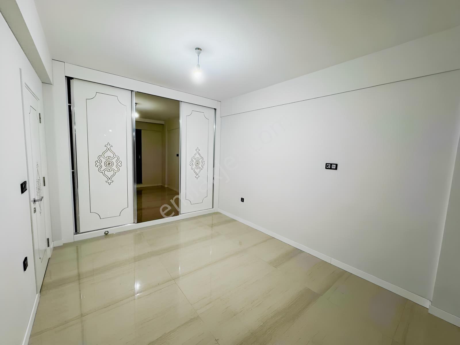 Yenişafakta Satılık 3+1 140 Lüks Daire — fotoğraf 17