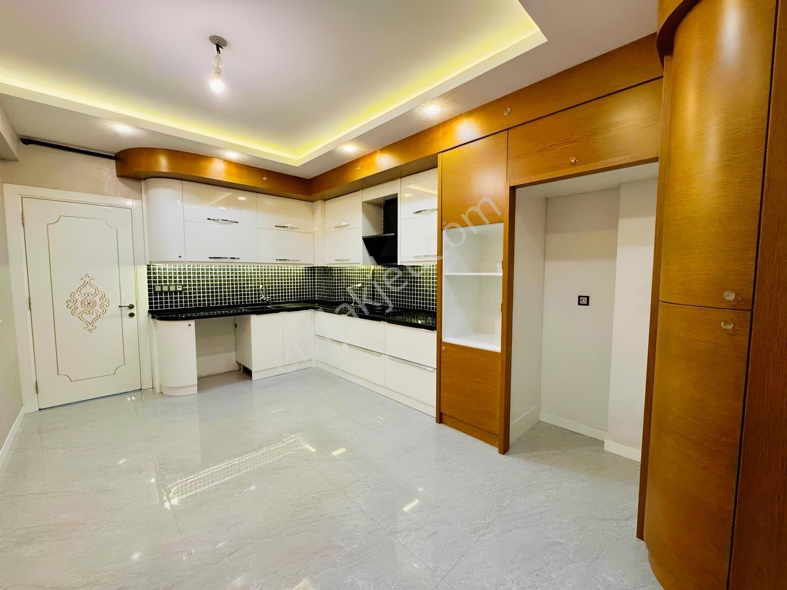 Yenişafakta Satılık 3+1 140 Lüks Daire — fotoğraf 20