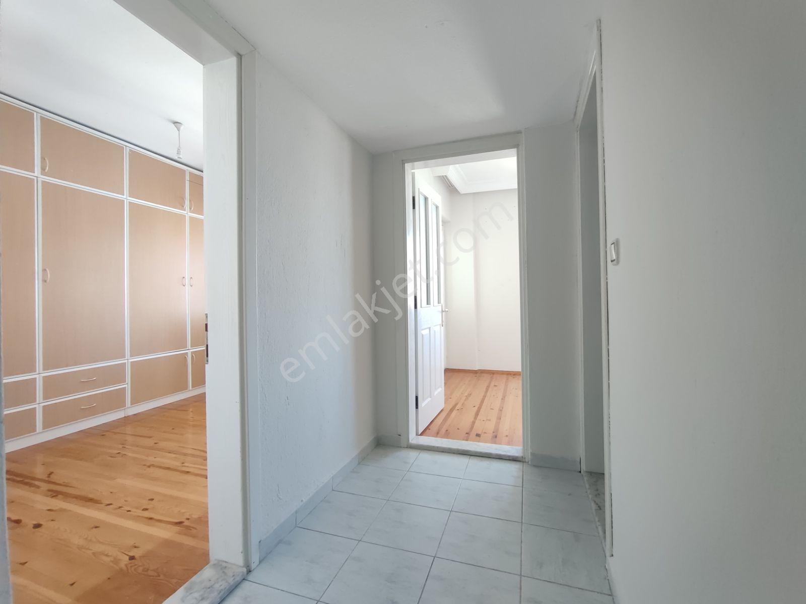 Servergazi De Satılık 3+1 Daire — fotoğraf 4