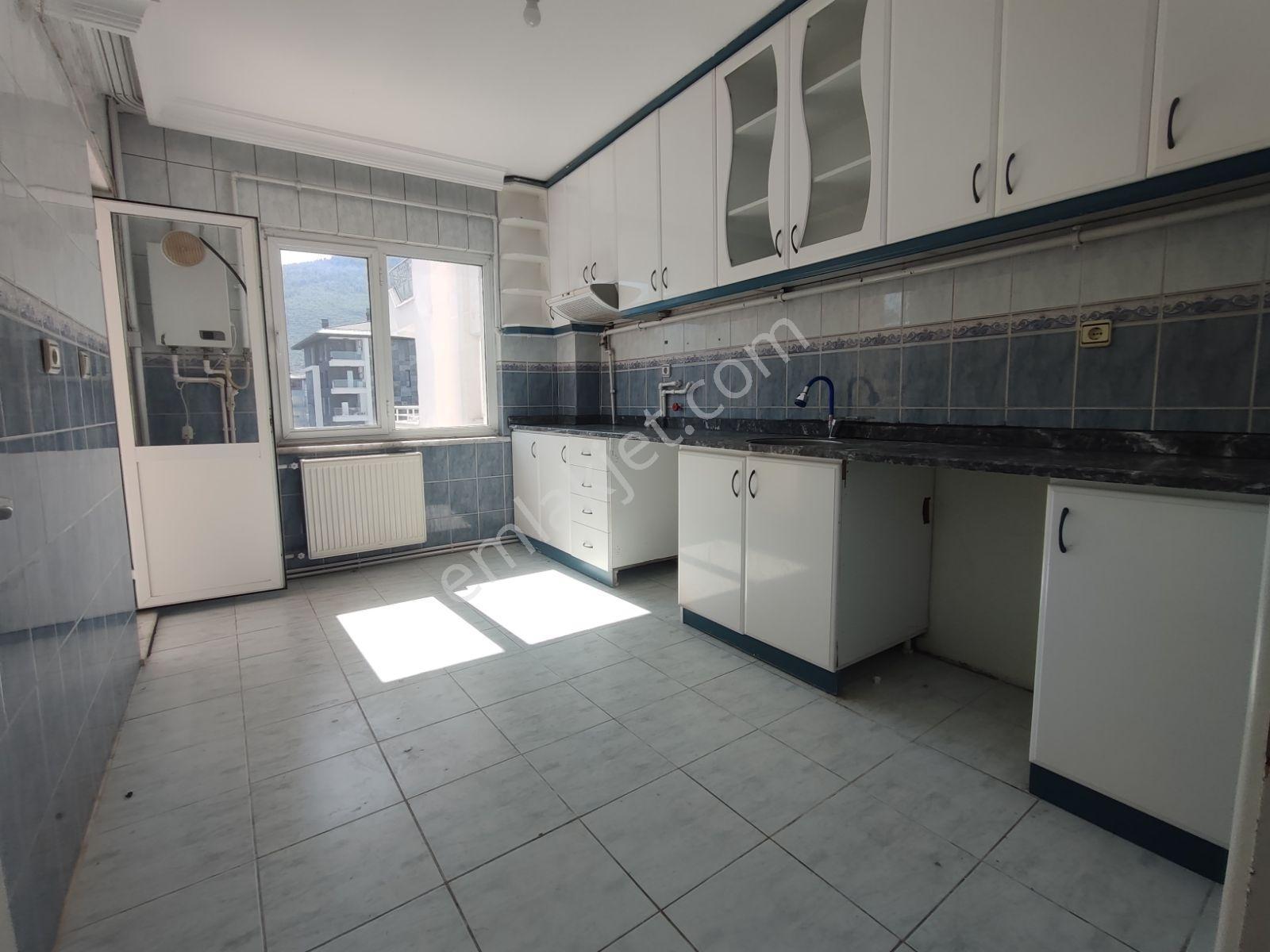 Servergazi De Satılık 3+1 Daire — fotoğraf 11