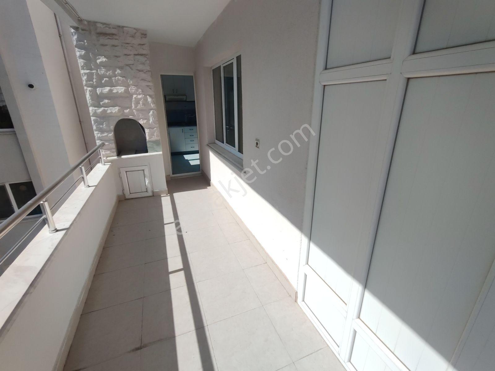 Servergazi De Satılık 3+1 Daire — fotoğraf 14