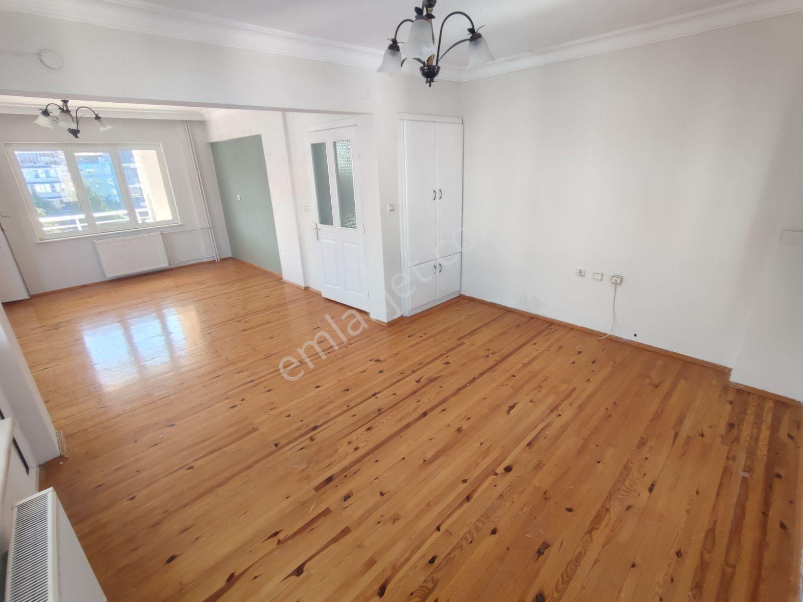 Servergazi De Satılık 3+1 Daire — fotoğraf 17
