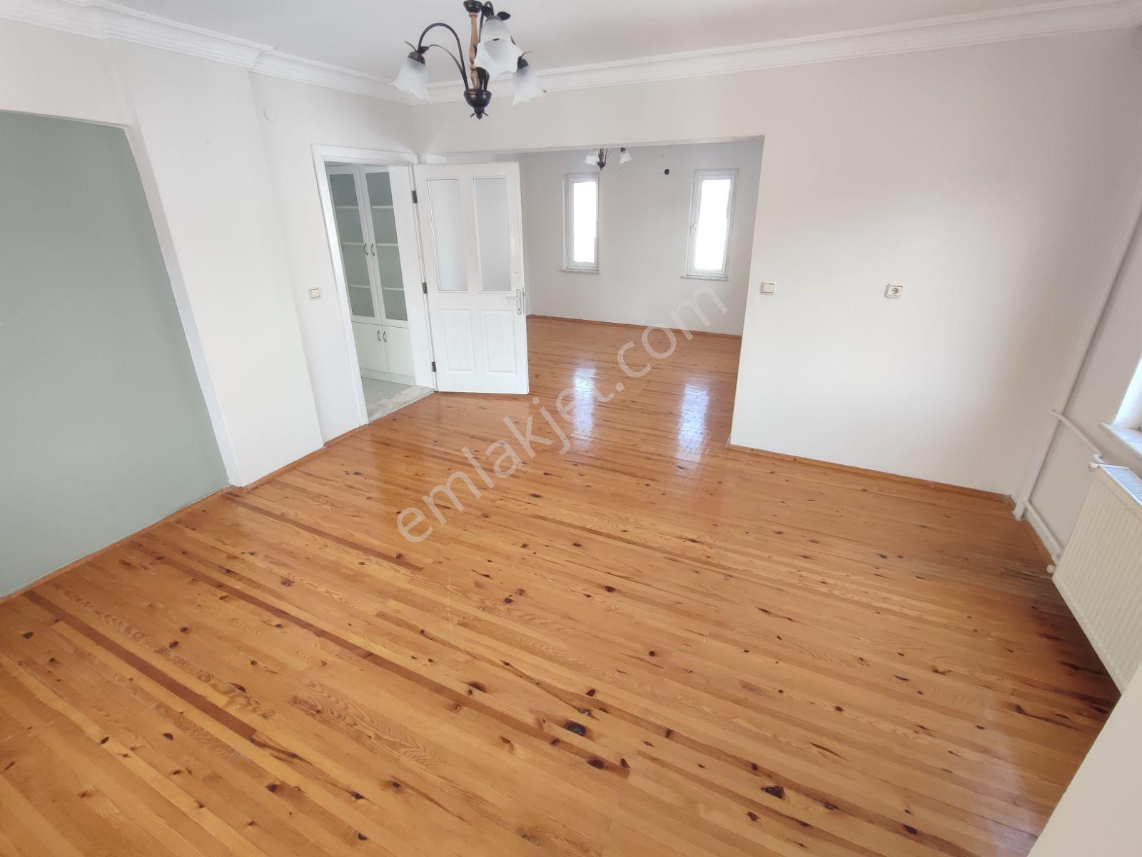 Servergazi De Satılık 3+1 Daire — fotoğraf 19