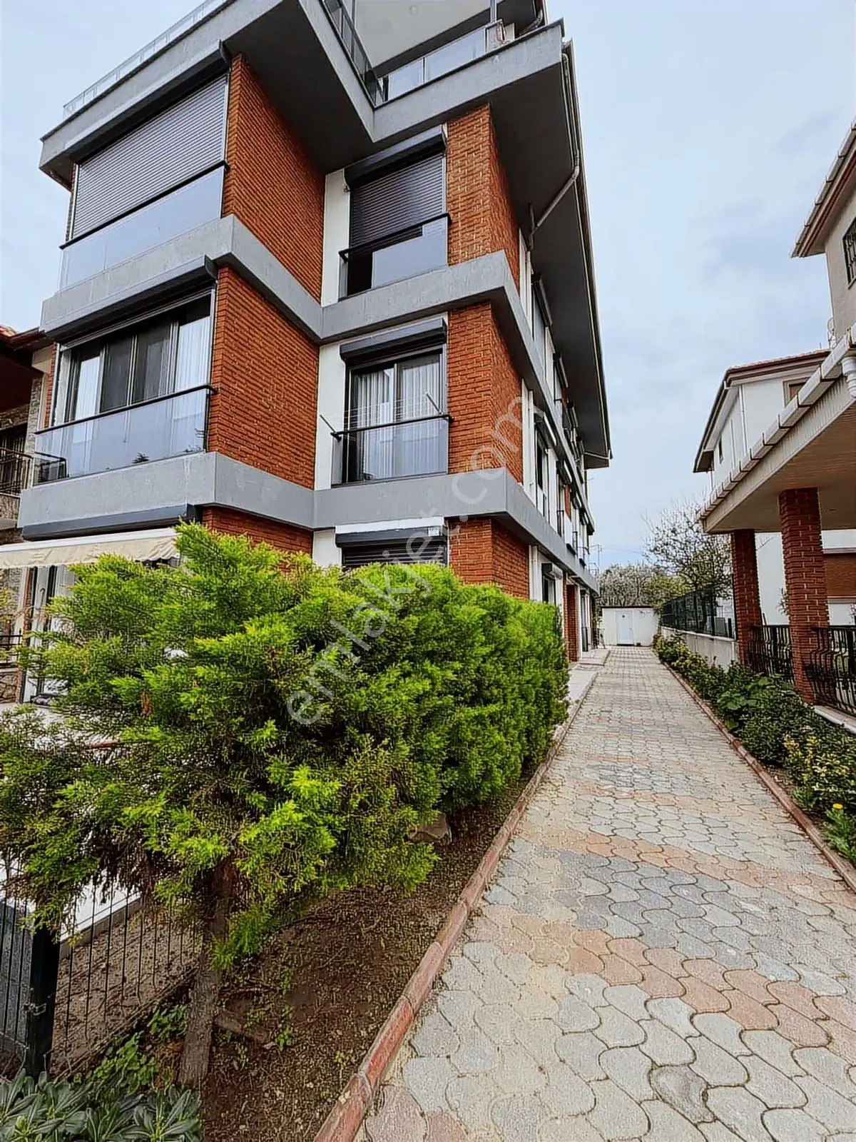 Hsn Emlak'Tan Güzelçamlıda Doğanın İçinde Full Eşyalı Dubleks