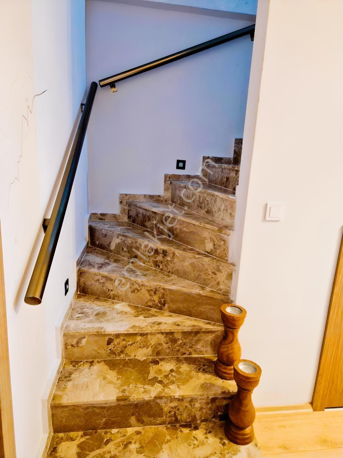 Kapalı Otoparklı Doğa Manzaralı Satılık Çatı Dubleks 4 + 1 Odalı — fotoğraf 9
