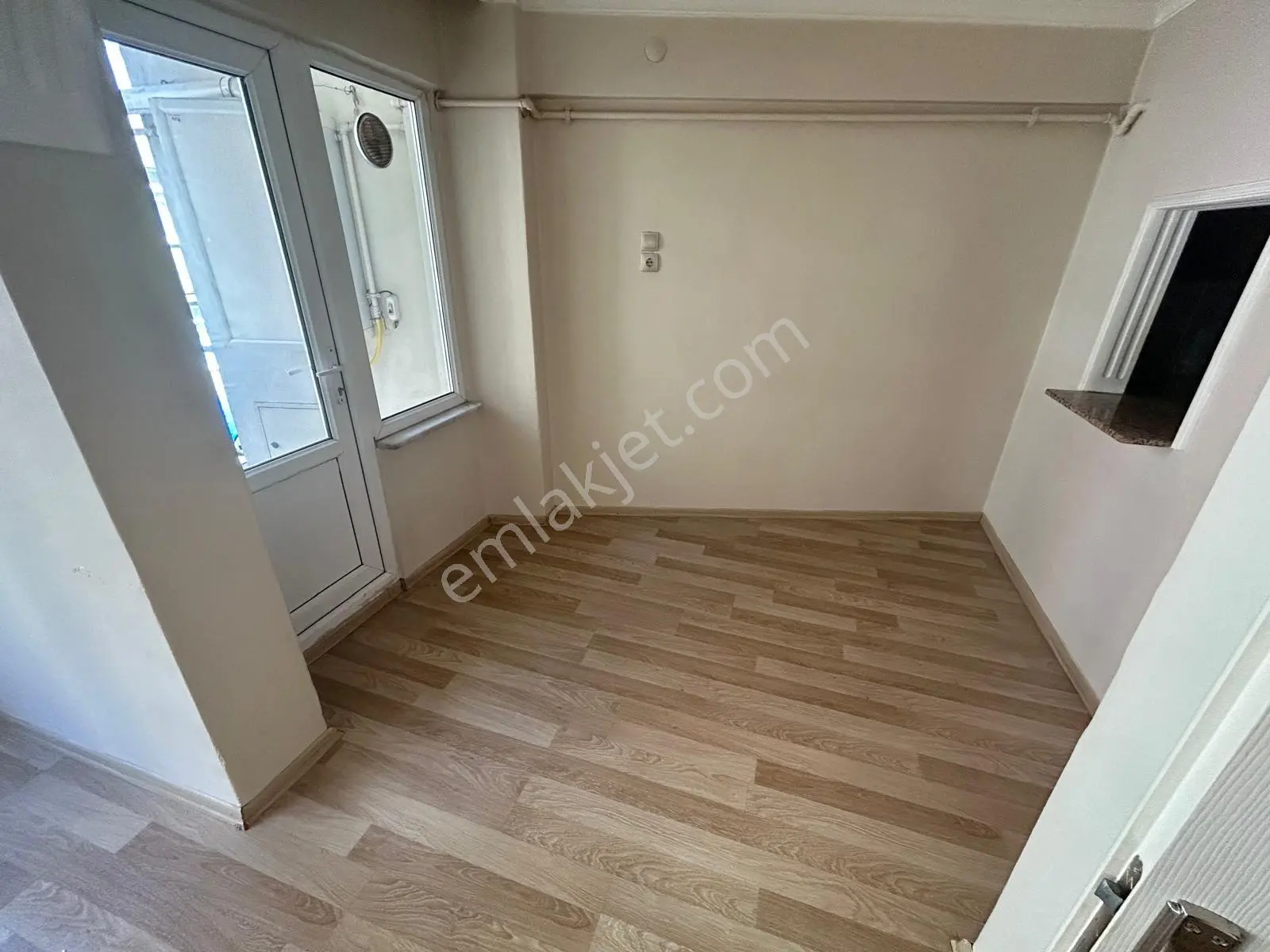 Bursa Emirsultan Cad.üzeri 2+1 95m2 1.(arakat)kombili Bakımlı — fotoğraf 7