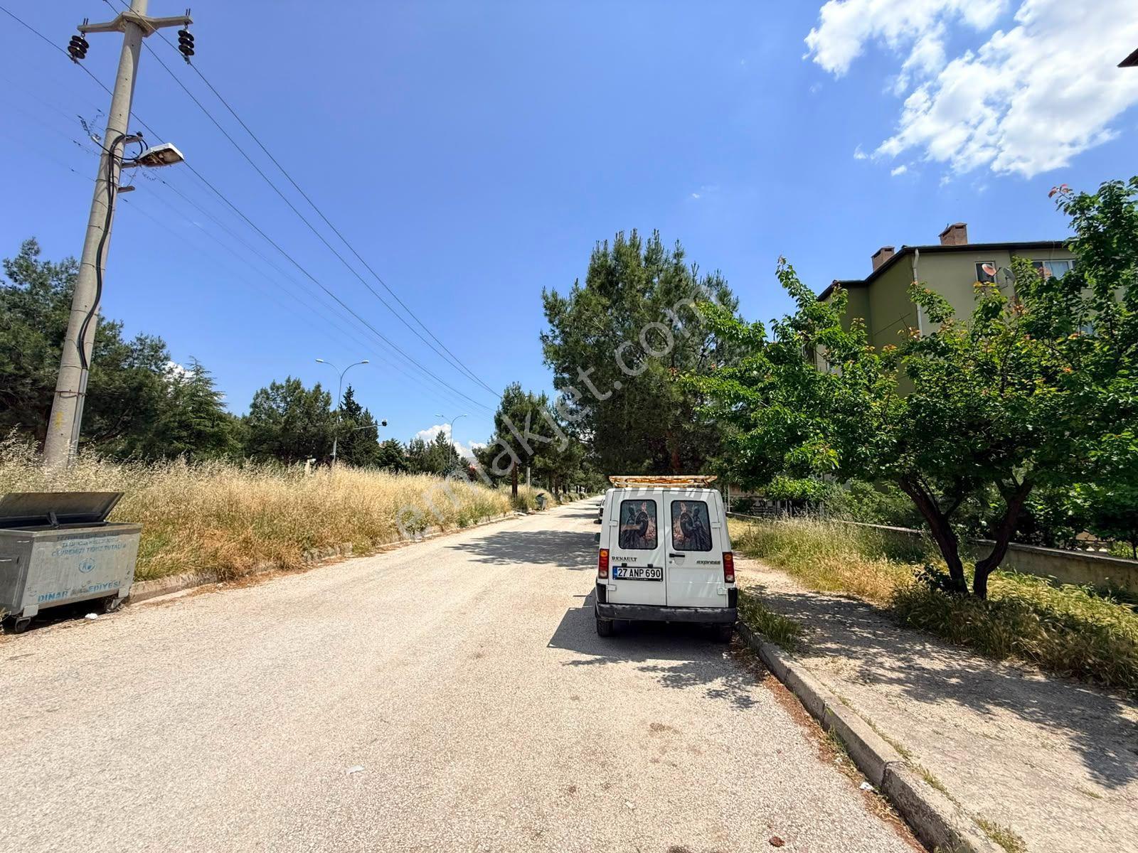 Asil Emlak'tan Afyonkarahisar Dinar Stadyum Mahallesi'nde Satılık Masrafsız 2+1 Daire — fotoğraf 3