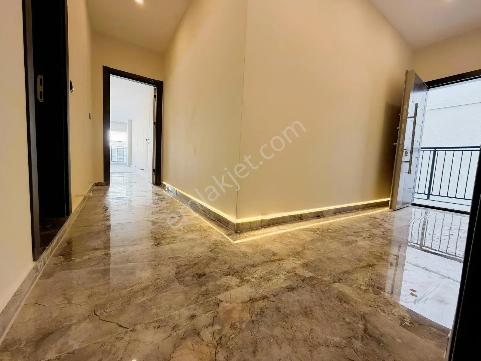 Hsn Emlk'tan Güzelçamlı'da Satılık Sıfır Daire — fotoğraf 3