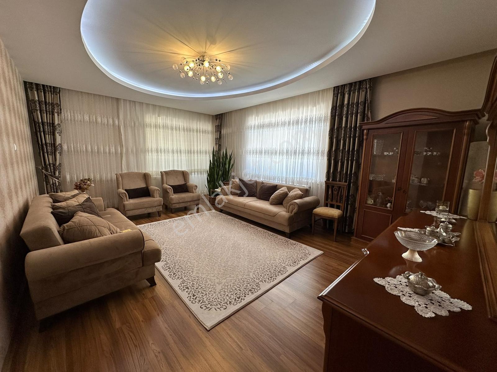 '' Şehir Hastanesi Adliye Yakını Bakımlı 3+1 Daire ''