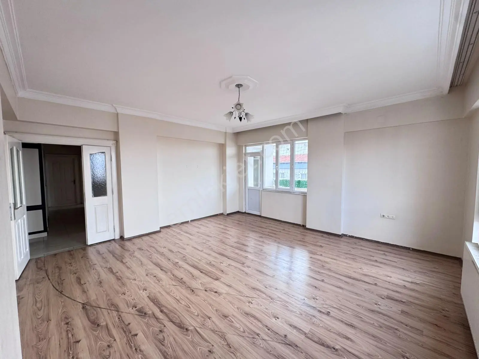 Hanedan Gyo'dan Yeditepe'de Satılık 3+1 Geniş Bakımlı Daire — fotoğraf 3