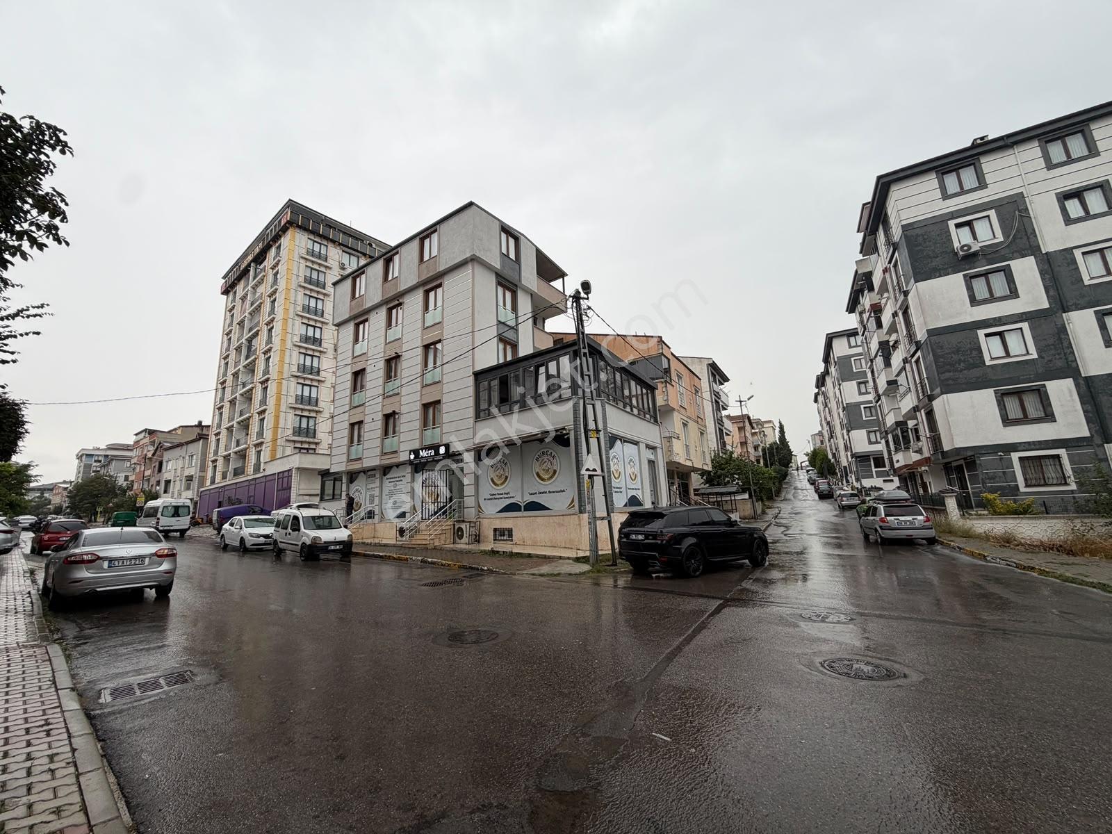 Tuzla Şifa Mahallesinde Dükkanlı 4 Katlı Satılık Aile Binası — fotoğraf 2