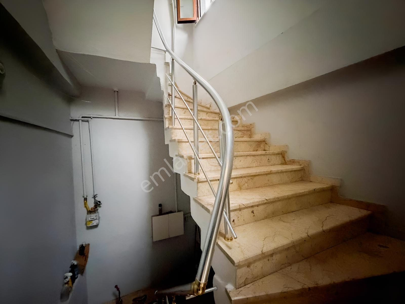 Tuzla Şifa Mahallesinde Dükkanlı 4 Katlı Satılık Aile Binası — fotoğraf 10