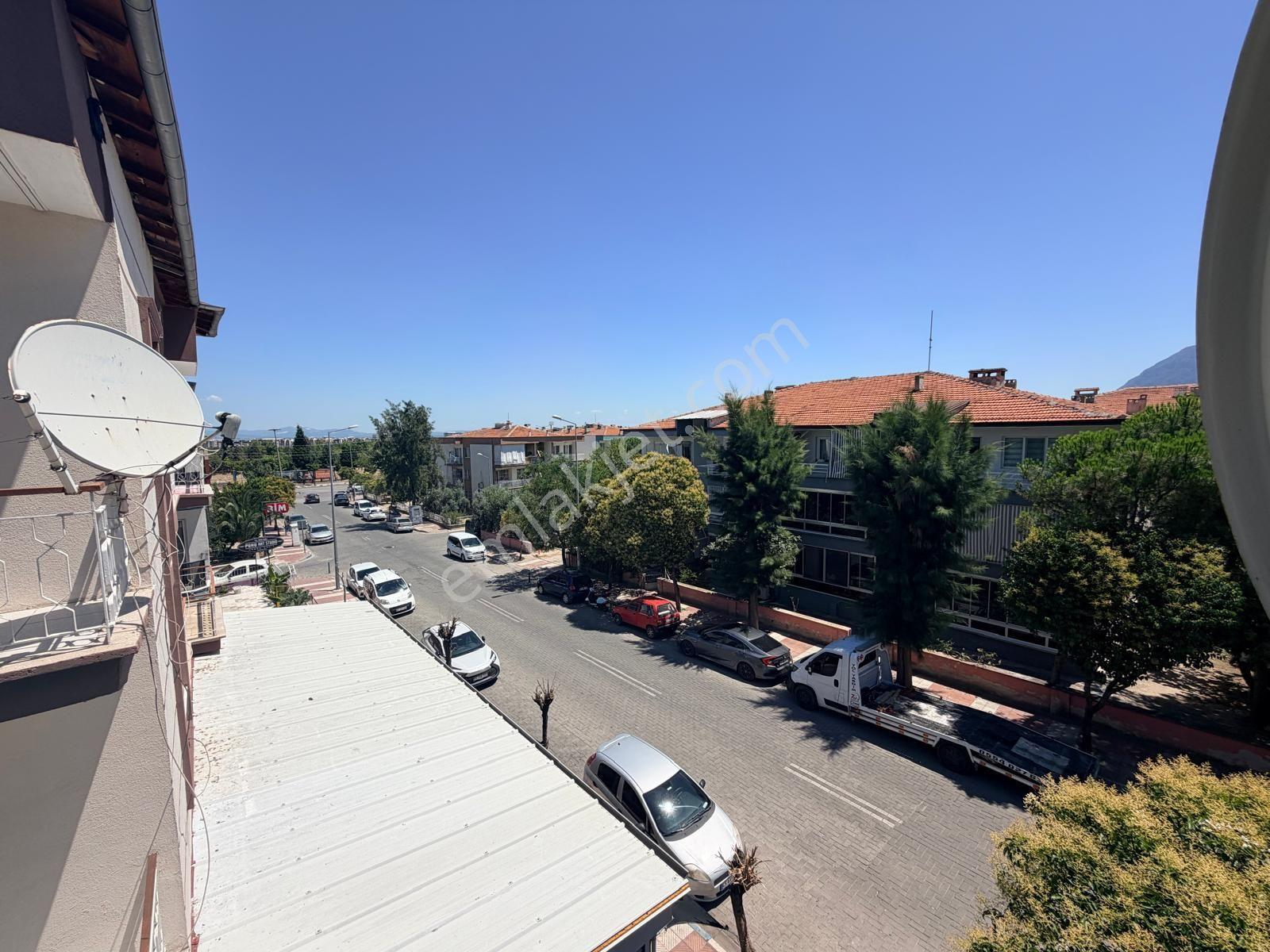 75 Yıl Mahallesi 2+1 90 M2 3 Katlının 3 Katı Özelikli Petek Kombili Balkonlu — fotoğraf 4
