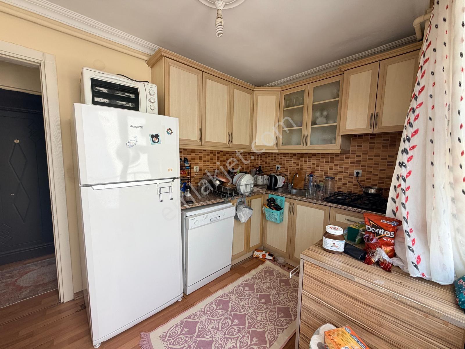 75 Yıl Mahallesi 2+1 90 M2 3 Katlının 3 Katı Özelikli Petek Kombili Balkonlu — fotoğraf 5