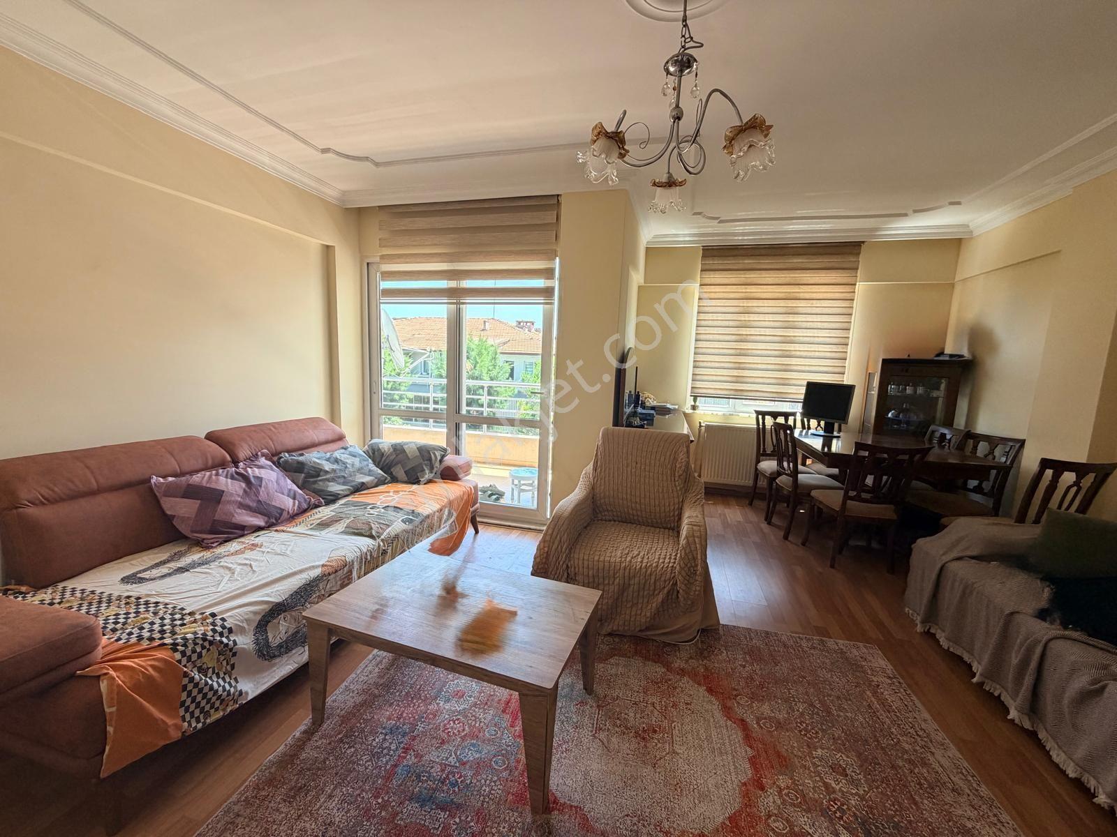 75 Yıl Mahallesi 2+1 90 M2 3 Katlının 3 Katı Özelikli Petek Kombili Balkonlu — fotoğraf 11