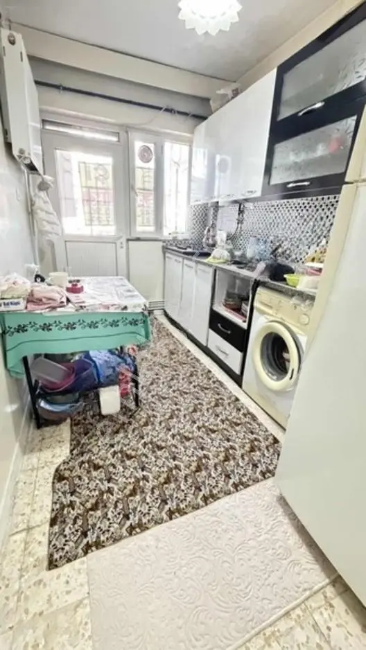 Gazikent Mah Ana Cadde Üzerinde Satılık 1+1 Göbek Kat Daire