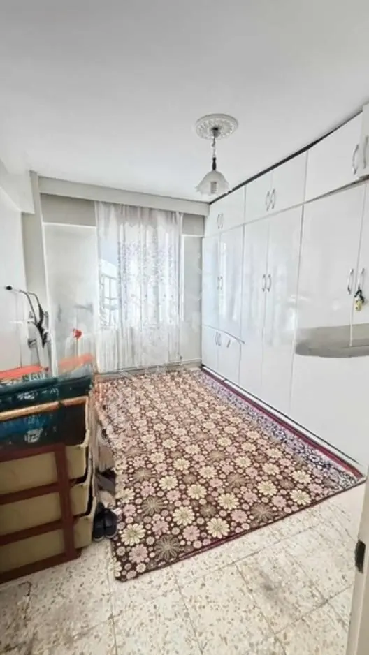 Gazikent Mah Ana Cadde Üzerinde Satılık 1+1 Göbek Kat Daire — fotoğraf 4