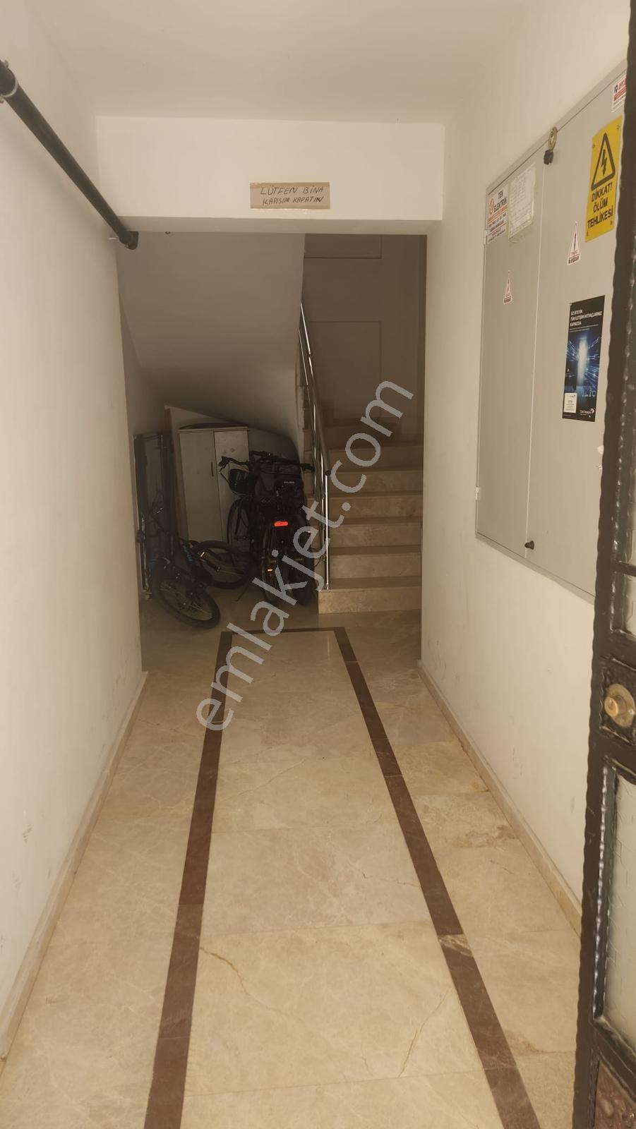 Kemalpaşa 8 Eylül Mahallesinde Satılık 3+1 Daire — fotoğraf 4