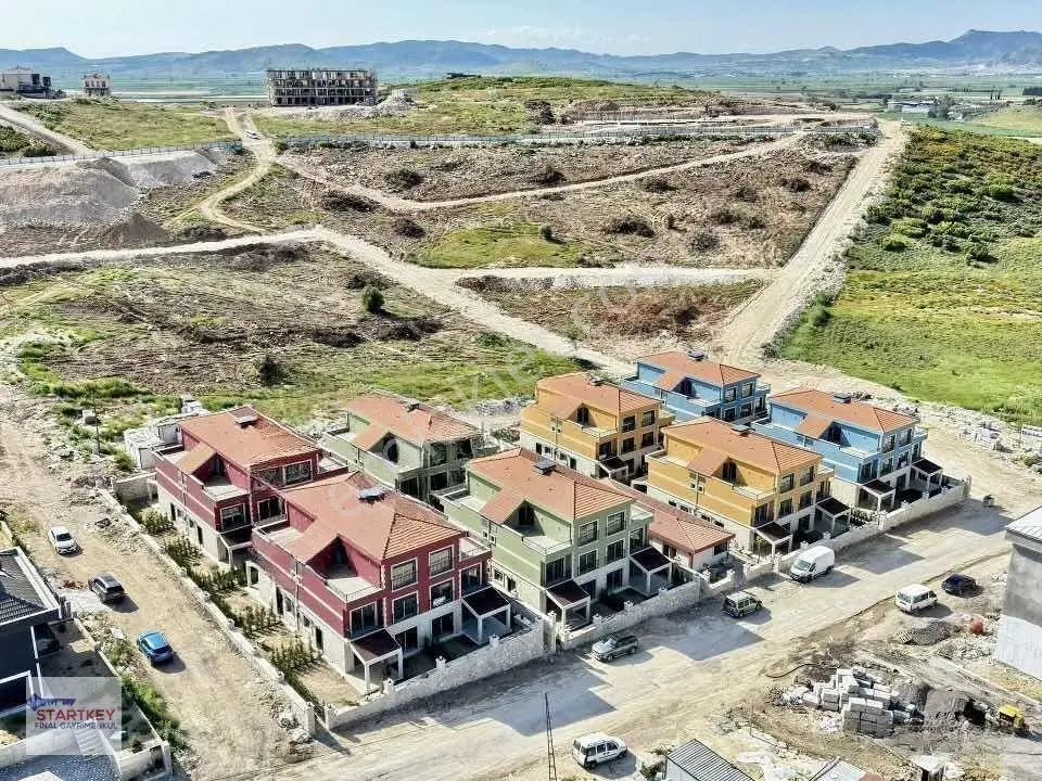 Menemen Seyrek Satılık Villa 3+1 Triplex Havuzlu Güvenlikli Site — fotoğraf 8