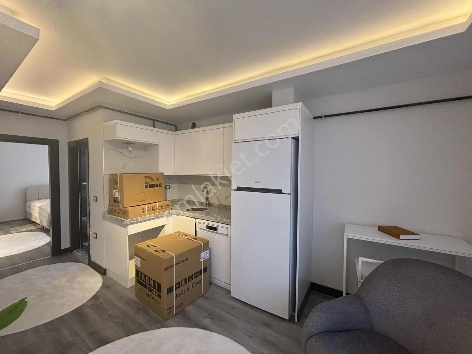 Atakumun Kalbinde Satılık Lüks Eşyalı 1+1 Daire — fotoğraf 3