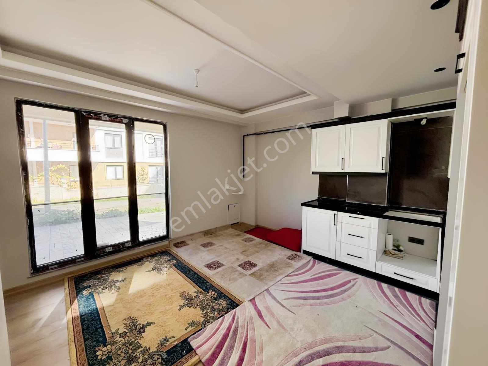 Erlife & Yegden Küçükkolpınarda Satılık Geniş 1+1 Daire — fotoğraf 3