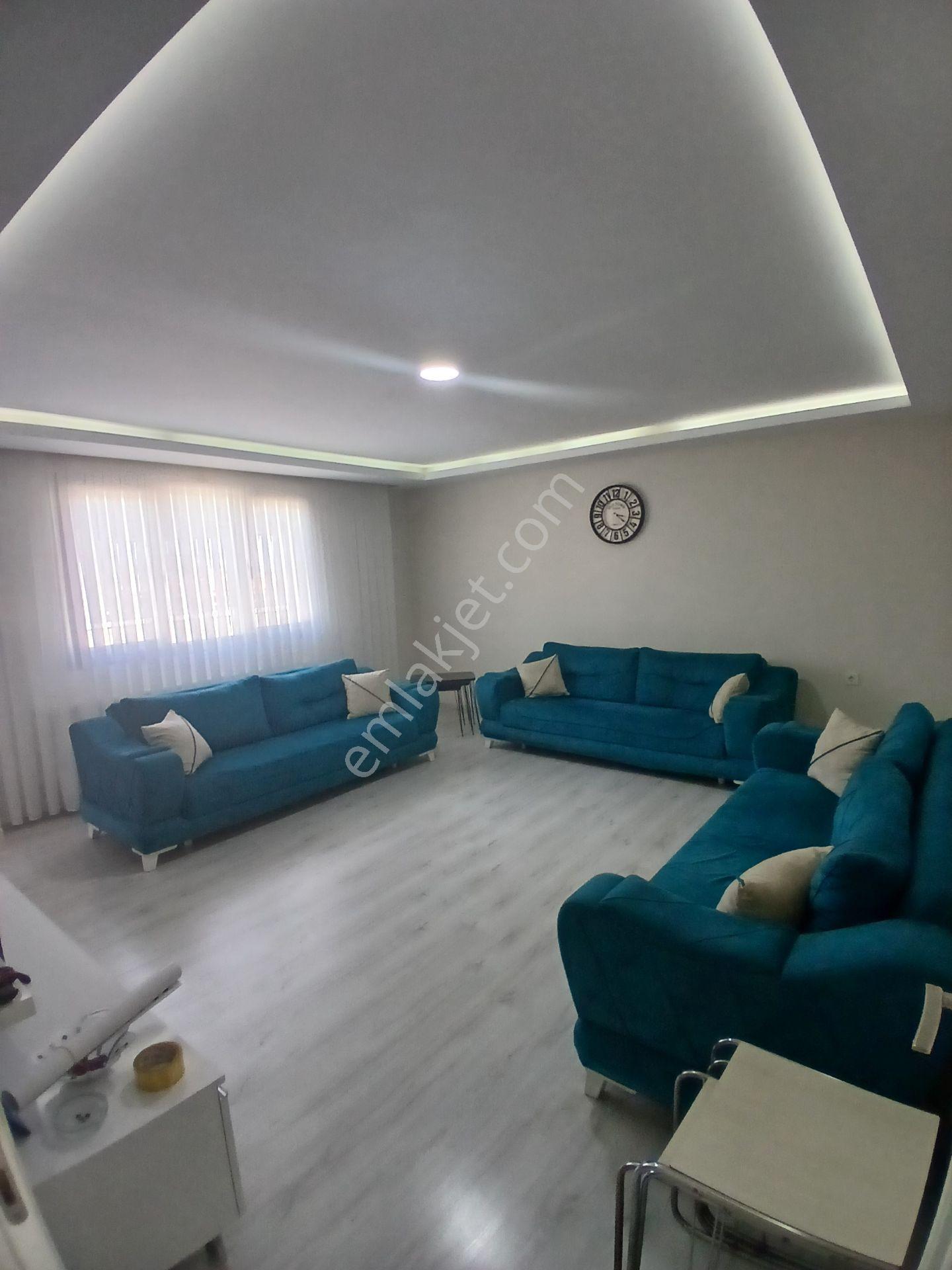 Karabağlar Selvili'De Modern Tasarımlı 2+1 Satılık Daire