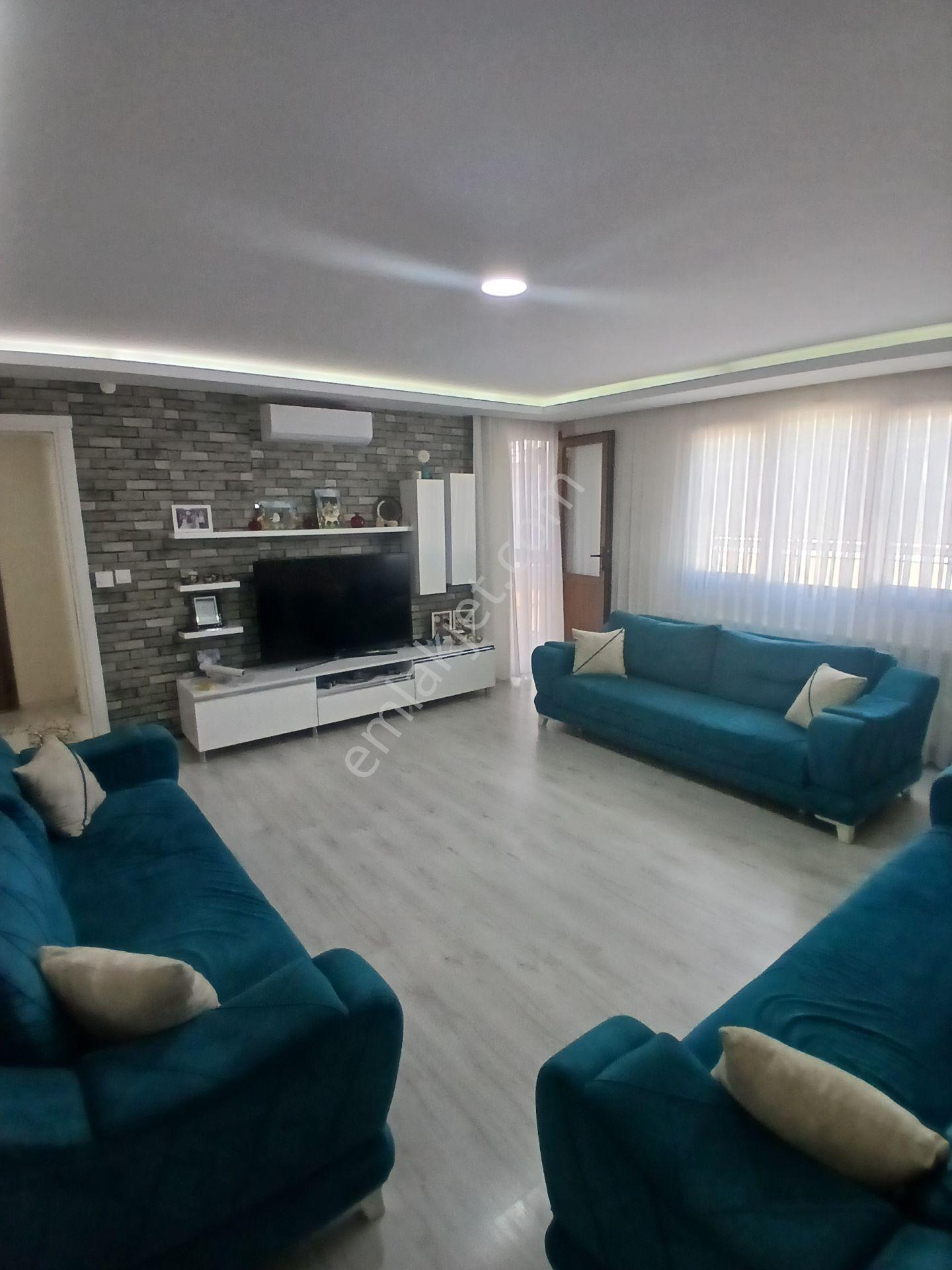 Karabağlar Selvili'de Modern Tasarımlı 2+1 Satılık Daire — fotoğraf 2