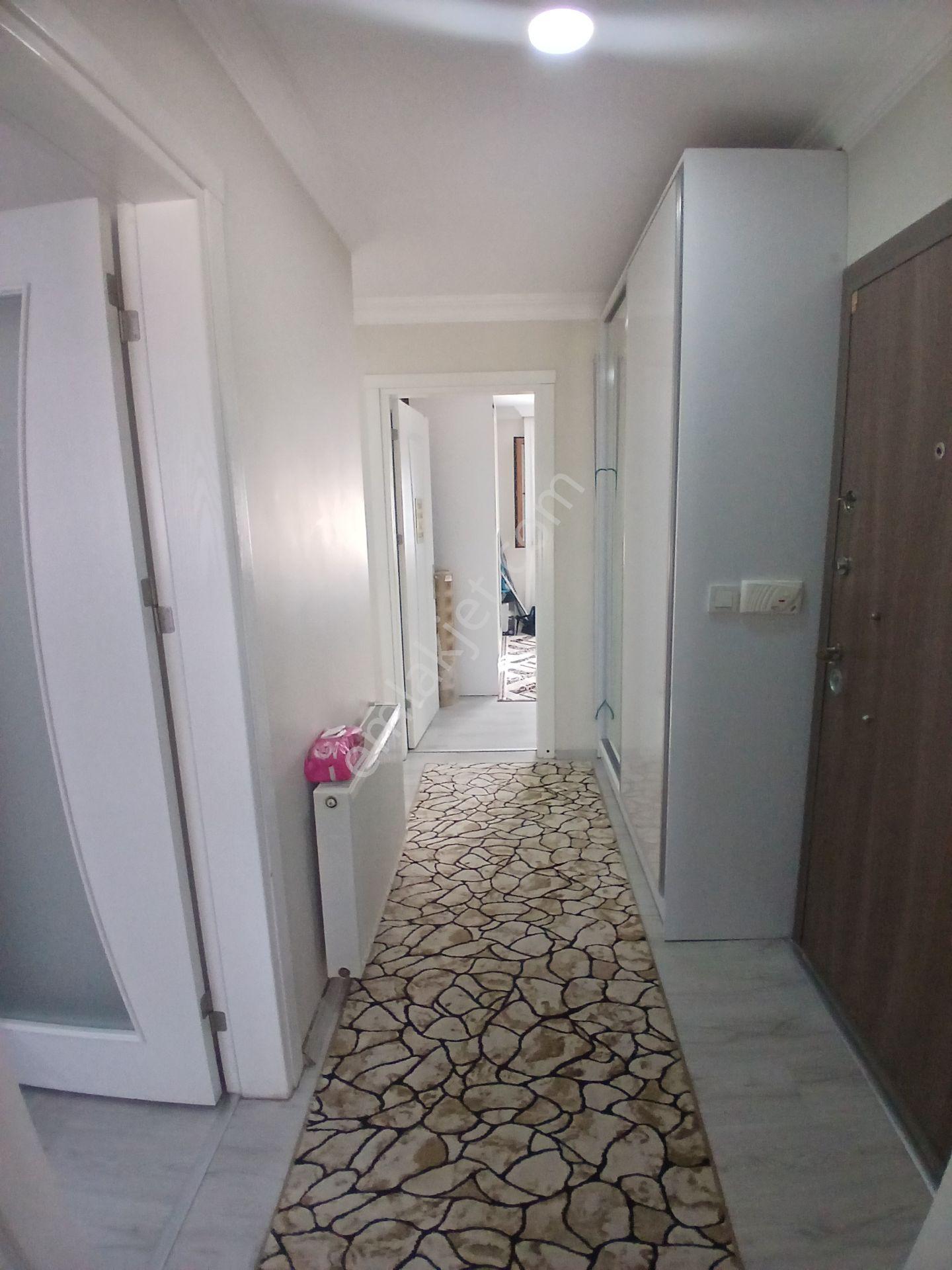 Karabağlar Selvili'de Modern Tasarımlı 2+1 Satılık Daire — fotoğraf 12