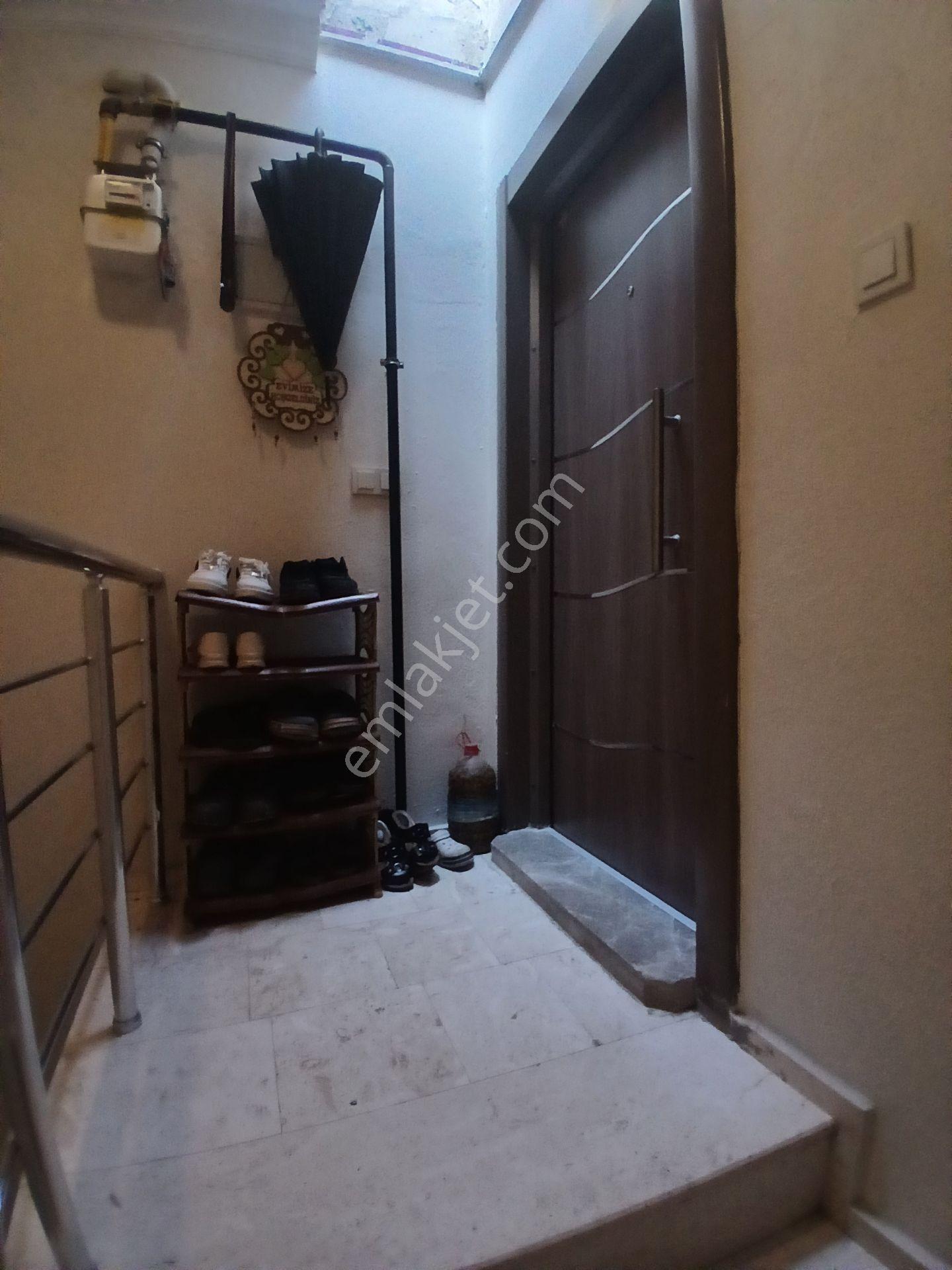 Karabağlar Selvili'de Modern Tasarımlı 2+1 Satılık Daire — fotoğraf 23