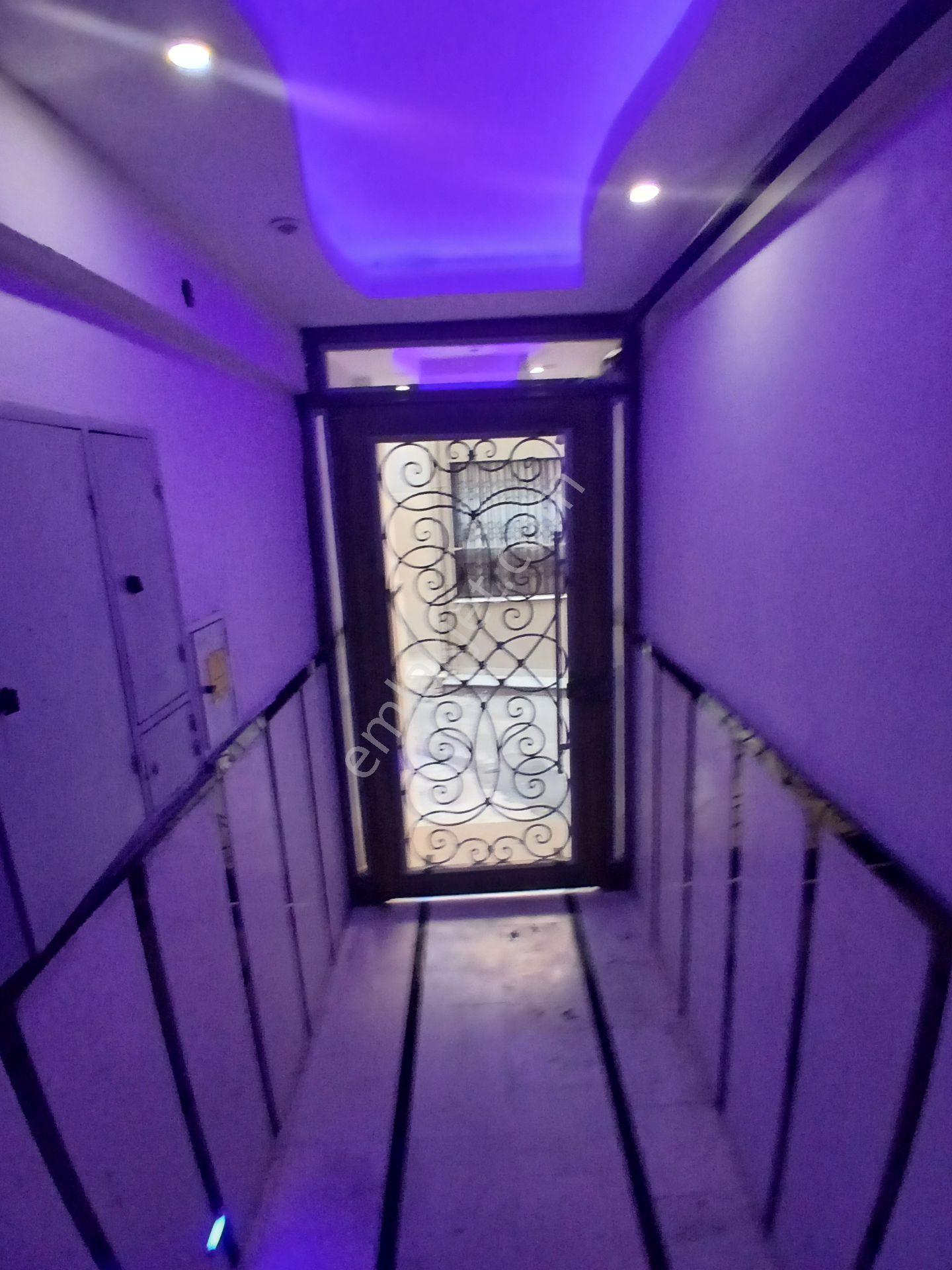 Karabağlar Selvili'de Modern Tasarımlı 2+1 Satılık Daire — fotoğraf 25